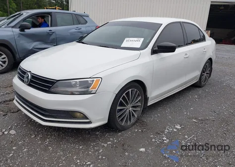 2015 Volkswagen Jetta 1.8T Sport из США, поврежденный, VIN 3VWD17AJ2FM203795
